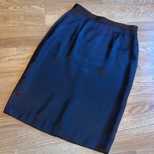 Vintage elegant deep purple satin pencil skirt. Size S.